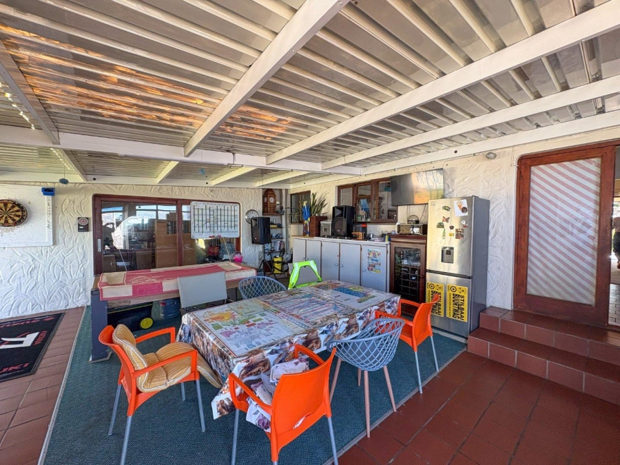 4 Bedroom Property for Sale in Stilbaai Wes Western Cape